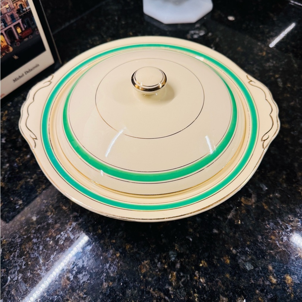 Johnson Brothers Cream and Green Serveware Dish tureen
